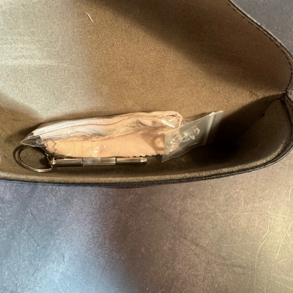 Butterfly / cateye shaped blue-light blockers - Picture 7 of 7